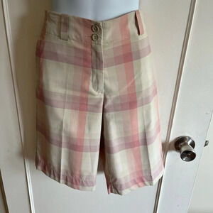 Nike Dri Fit Bermuda Golf Shorts plaid pink and cream color. Activewear size 10.